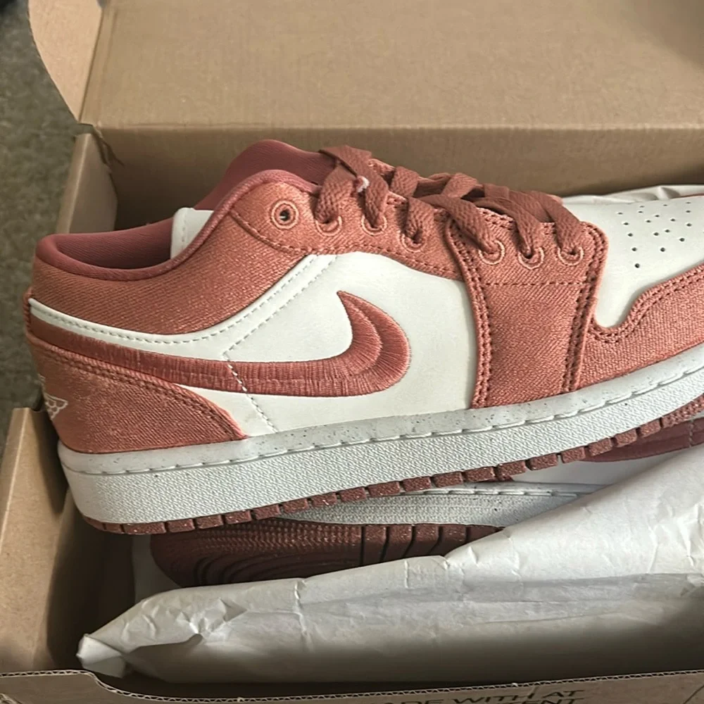 Brand New Women’s Jordan 1